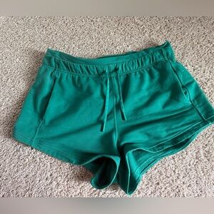 Women's lululemon inner glow high rise short 3 inch
